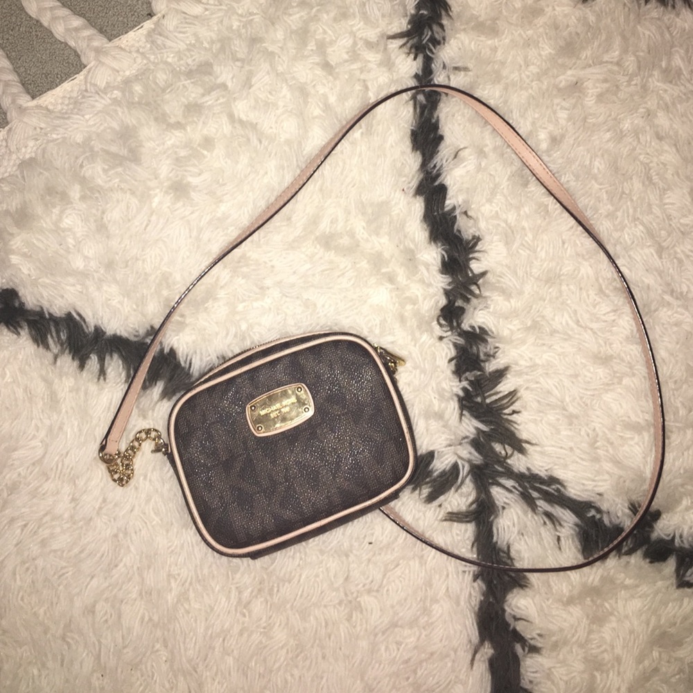 COPY - Michael kors cross body